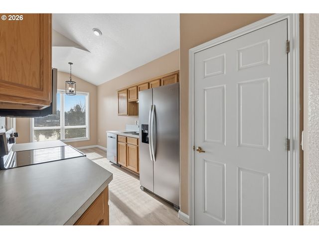 13262 Sw COMMONWEALTH Ln, Beaverton, OR 97005