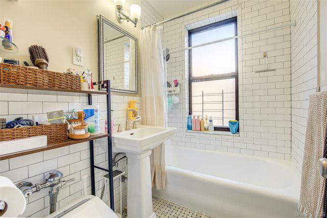 91-10 34th Avenue 3D, Jackson Heights, NY 11372