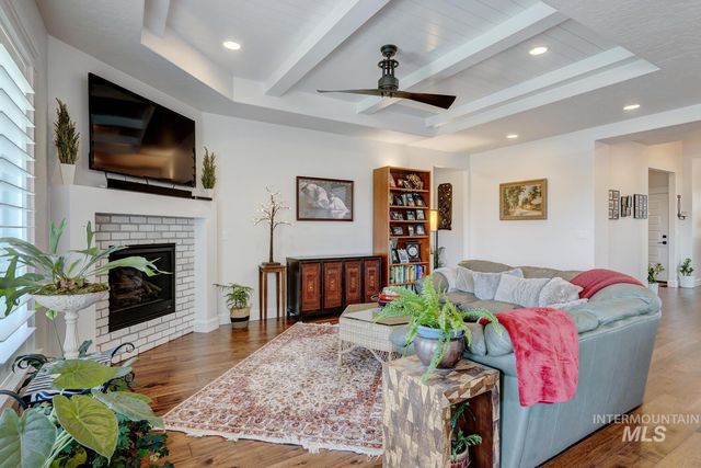 6955 N Exeter Pl, Meridian, ID 83646