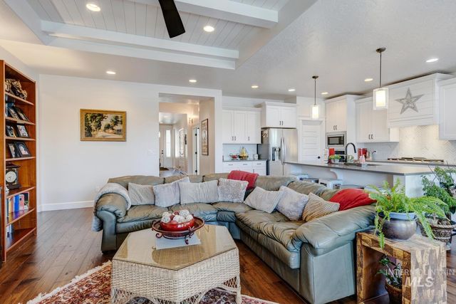 6955 N Exeter Pl, Meridian, ID 83646