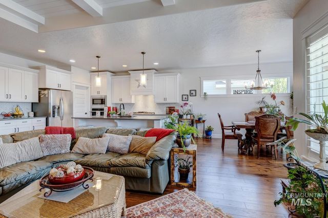 6955 N Exeter Pl, Meridian, ID 83646