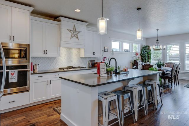 6955 N Exeter Pl, Meridian, ID 83646