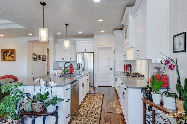 6955 N Exeter Pl, Meridian, ID 83646