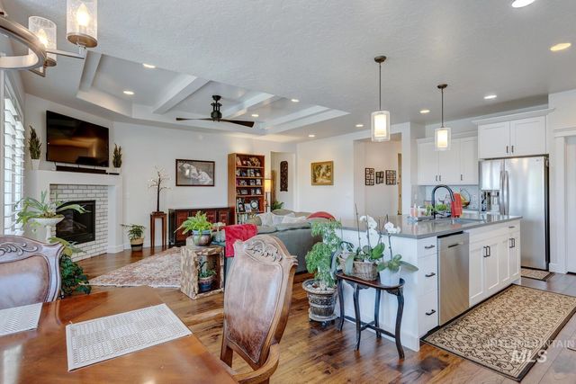 6955 N Exeter Pl, Meridian, ID 83646