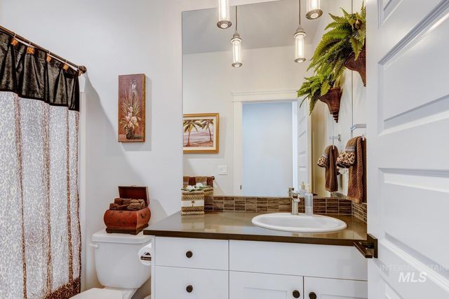 6955 N Exeter Pl, Meridian, ID 83646