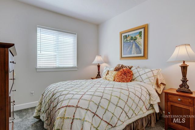 6955 N Exeter Pl, Meridian, ID 83646