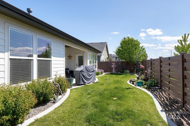 6955 N Exeter Pl, Meridian, ID 83646