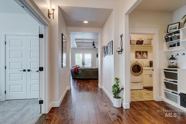 6955 N Exeter Pl, Meridian, ID 83646