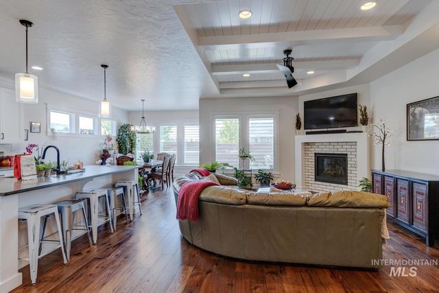 6955 N Exeter Pl, Meridian, ID 83646