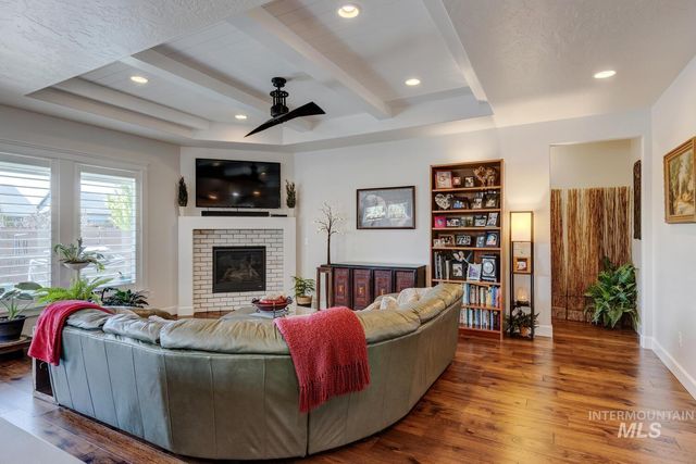 6955 N Exeter Pl, Meridian, ID 83646