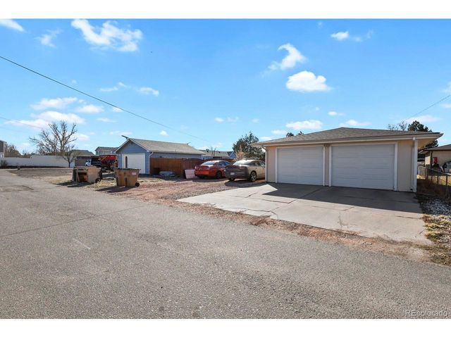 660 S 5th Ave, Brighton, CO 80601