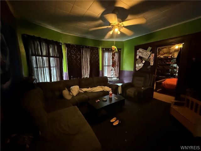 3817 Deveaux Street, Niagara Falls, NY 14305