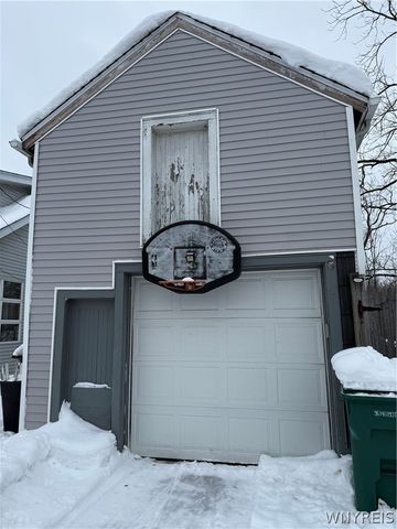 3817 Deveaux Street, Niagara Falls, NY 14305