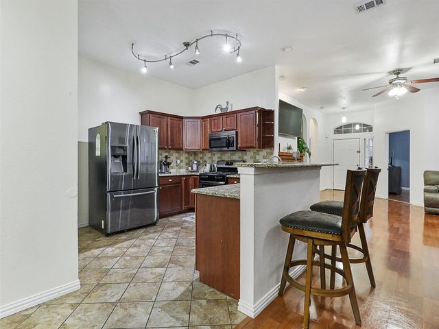 2136 Walden Place, Mesquite, TX 75181