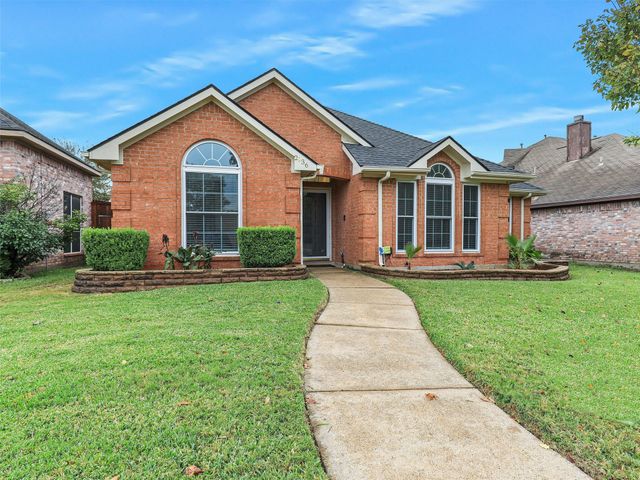2136 Walden Place, Mesquite, TX 75181