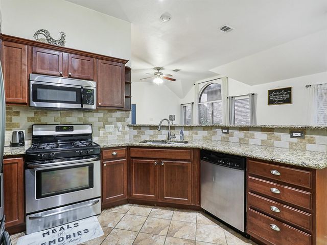 2136 Walden Place, Mesquite, TX 75181