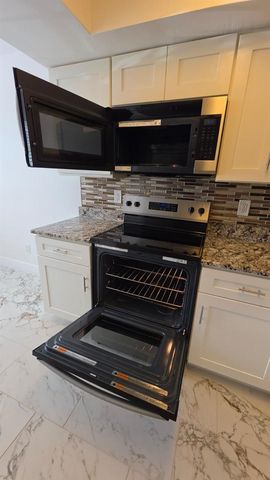 14045 NOTREVILLE WAY, Tampa, FL 33624