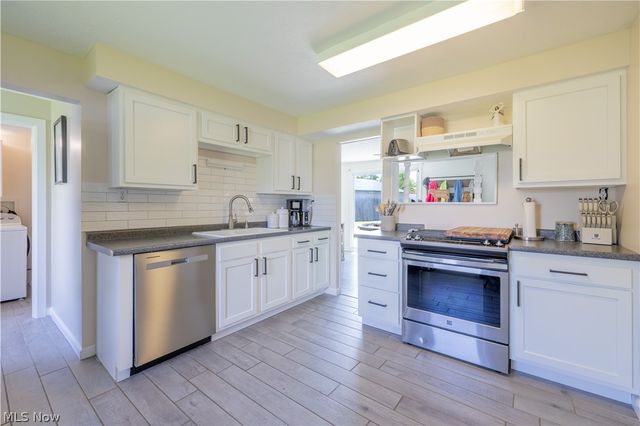 12179 Melody Lane, Grafton, OH 44044