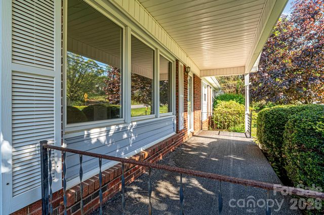 167 Mount Carmel Road, Asheville, NC 28806