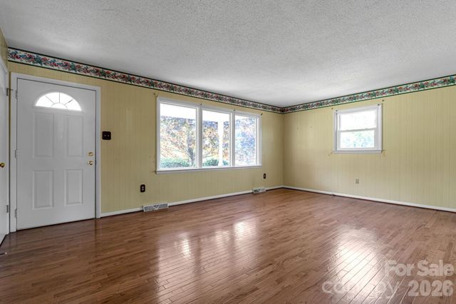 167 Mount Carmel Road, Asheville, NC 28806