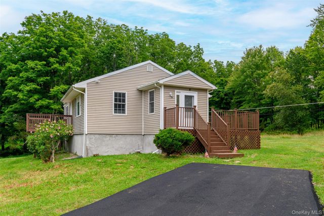 20 Townsend Extension, Poughquag, NY 12540