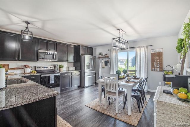 2255 Plum Tree Court, Burton, MI 48519