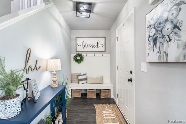 2255 Plum Tree Court, Burton, MI 48519