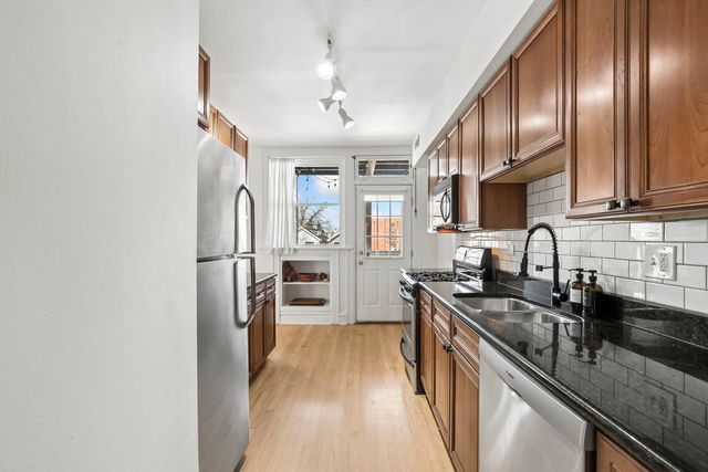 2530 W Winnemac Avenue 3W, Chicago, IL 60625