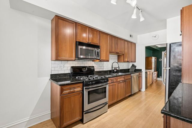 2530 W Winnemac Avenue 3W, Chicago, IL 60625