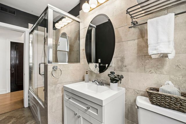 2530 W Winnemac Avenue 3W, Chicago, IL 60625