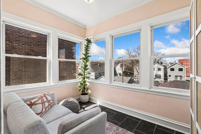 2530 W Winnemac Avenue 3W, Chicago, IL 60625