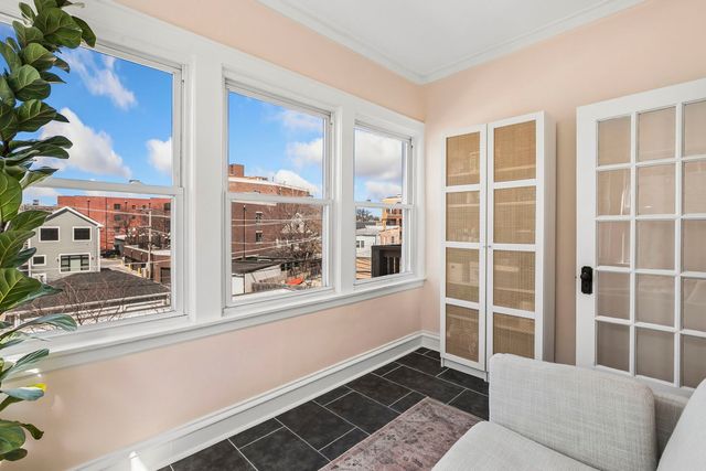 2530 W Winnemac Avenue 3W, Chicago, IL 60625