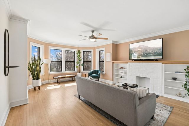 2530 W Winnemac Avenue 3W, Chicago, IL 60625