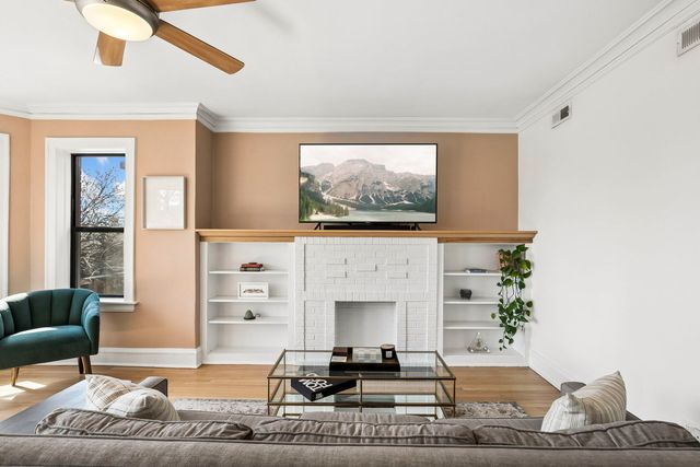 2530 W Winnemac Avenue 3W, Chicago, IL 60625