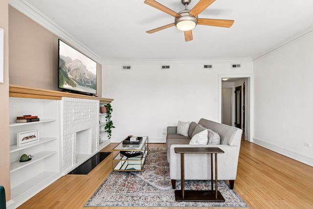 2530 W Winnemac Avenue 3W, Chicago, IL 60625