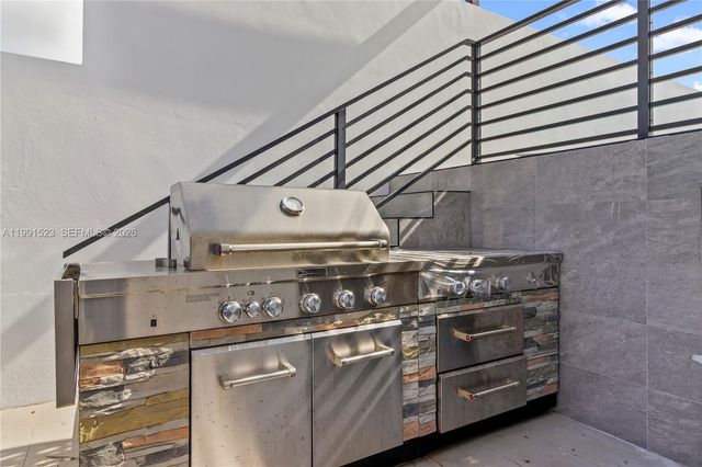 1055 99th St 0, Bay Harbor Islands, FL 33154