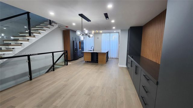 1055 99th St 0, Bay Harbor Islands, FL 33154