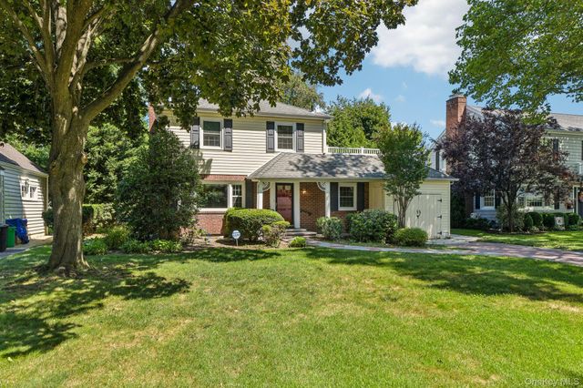 93 Transverse Road, Garden City, NY 11530