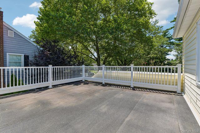 93 Transverse Road, Garden City, NY 11530