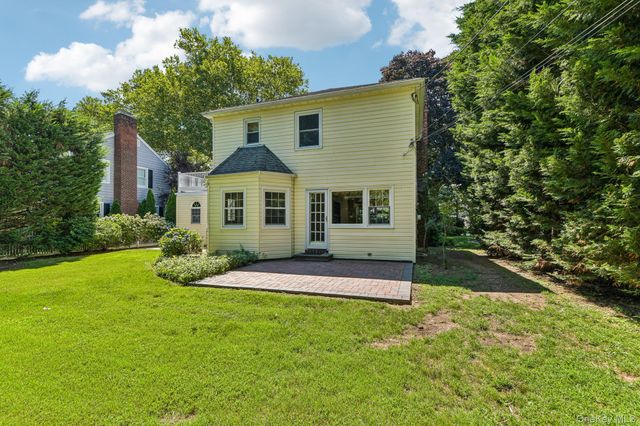 93 Transverse Road, Garden City, NY 11530