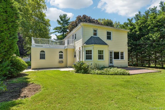 93 Transverse Road, Garden City, NY 11530