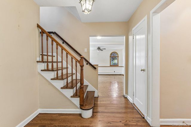 93 Transverse Road, Garden City, NY 11530