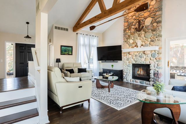 8573 W Lakeshore Drive, Perry, MI 48872