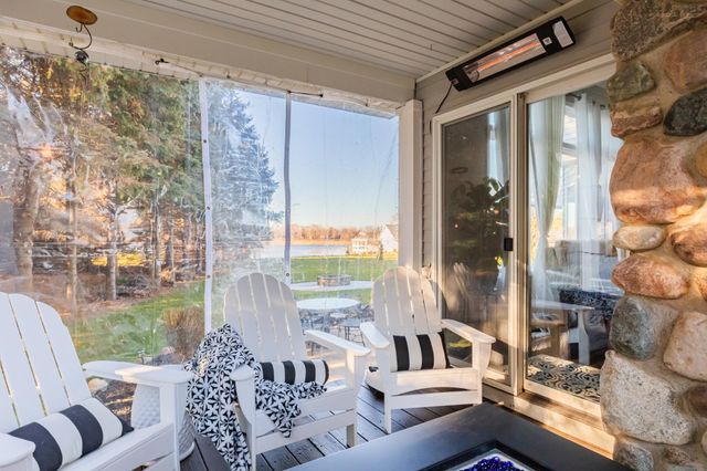 8573 W Lakeshore Drive, Perry, MI 48872