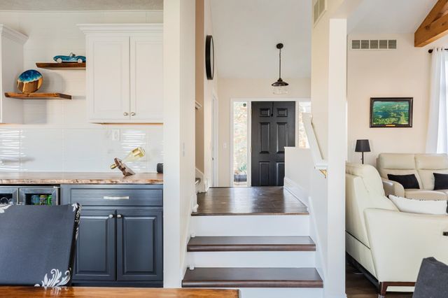 8573 W Lakeshore Drive, Perry, MI 48872