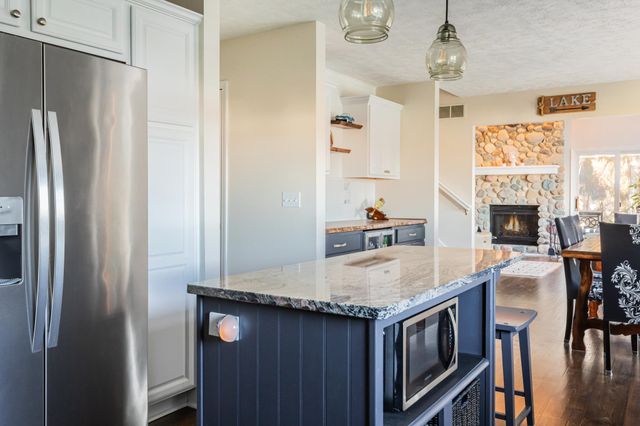 8573 W Lakeshore Drive, Perry, MI 48872