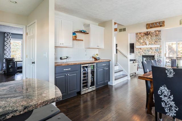 8573 W Lakeshore Drive, Perry, MI 48872