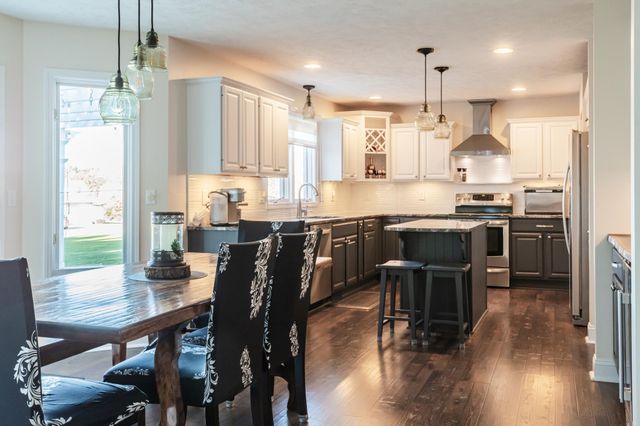 8573 W Lakeshore Drive, Perry, MI 48872