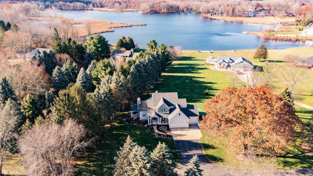 8573 W Lakeshore Drive, Perry, MI 48872