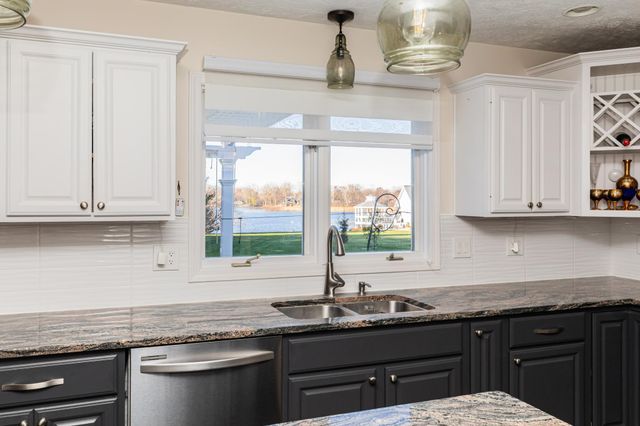 8573 W Lakeshore Drive, Perry, MI 48872